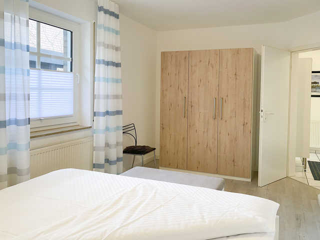 Schlafzimmer mit Doppelbett 180x200 cm