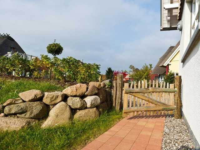 Ruhe-Insel Ferienhaus - Blick auf das Gartentor