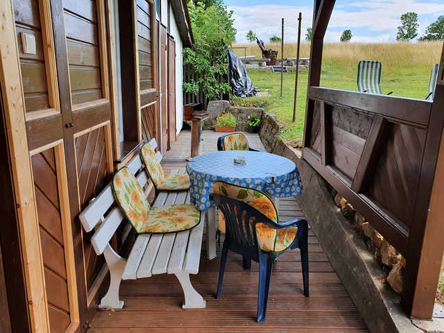 Terrasse mit Sitzecke und Grill