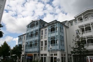 F: Seepark Sellin-Haus Baabe Whg 432 Penthouse mit Balkon Außenansicht