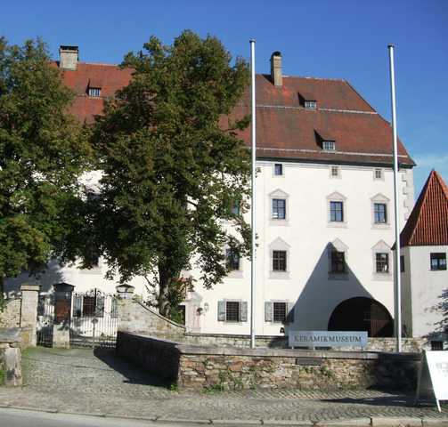Schloss Obernzell mit Keramikmuseum