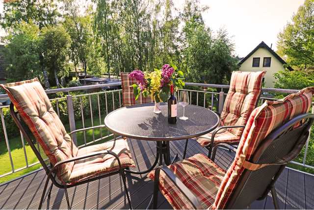 Ferienwohnung Wolfgram Balkon mit Tisch 