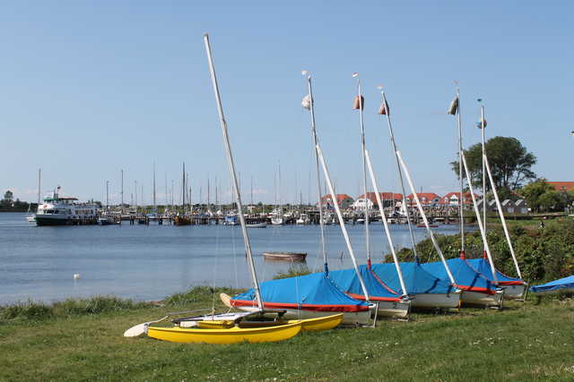 Wassersport und Bootshafen am Salzhaff 1 km ent...